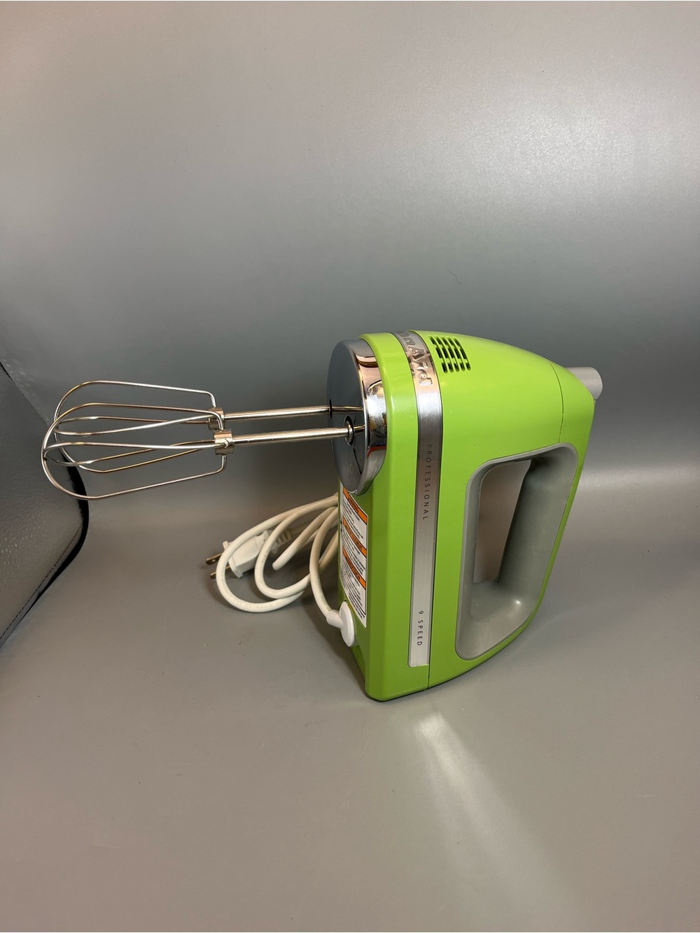KitchenAid Hand Mixer 9 Speed Green Apple Color With Whisk Attachments Working !